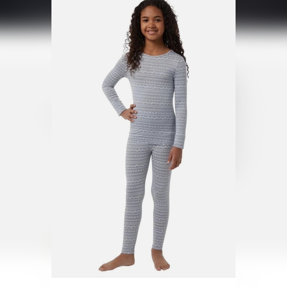 32 Degrees Heat Long Sleeve CrewNeck & Legging Set unisex  1 set